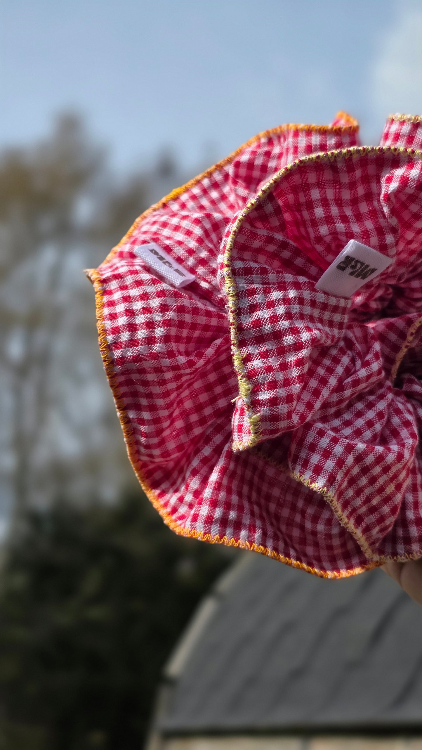 Chouchou vichy rouge brodé